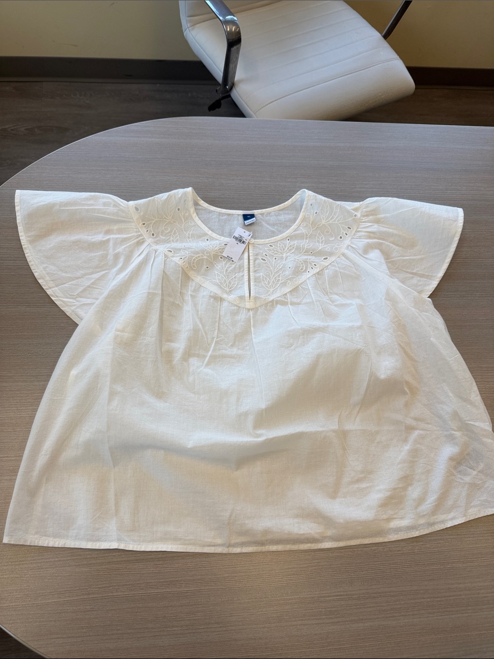Old Navy White Eyelet Flutter-Sleeve Top